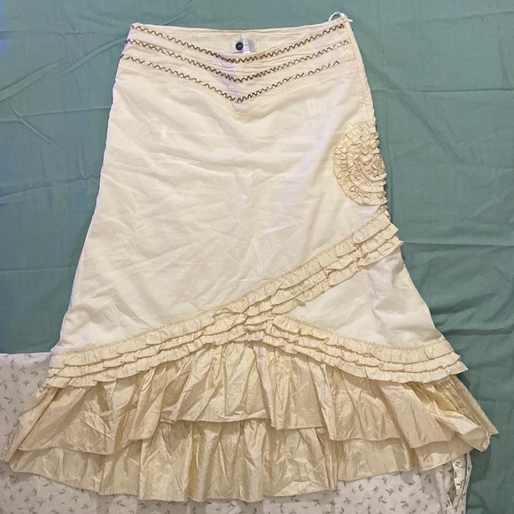 Coco & Tashi NWOT Beautiful beaded Skirt with floral designed and side zipper - Picture 5 of 16